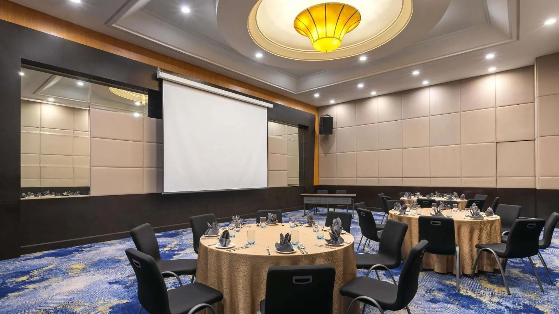 Novotel Kuala Lumpur City Centre 4*,  Malaysia