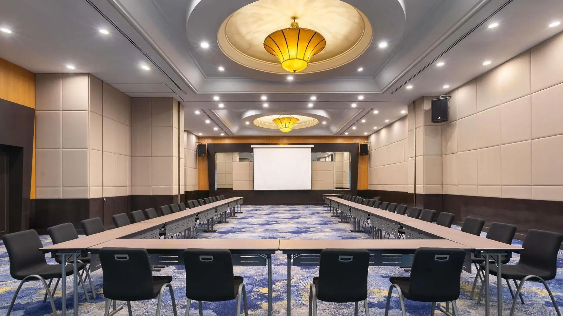 Novotel Kuala Lumpur City Centre 4*,  Malaysia