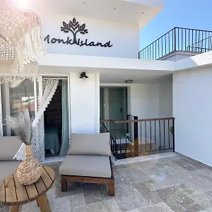  Otel Monk Island Türkiye